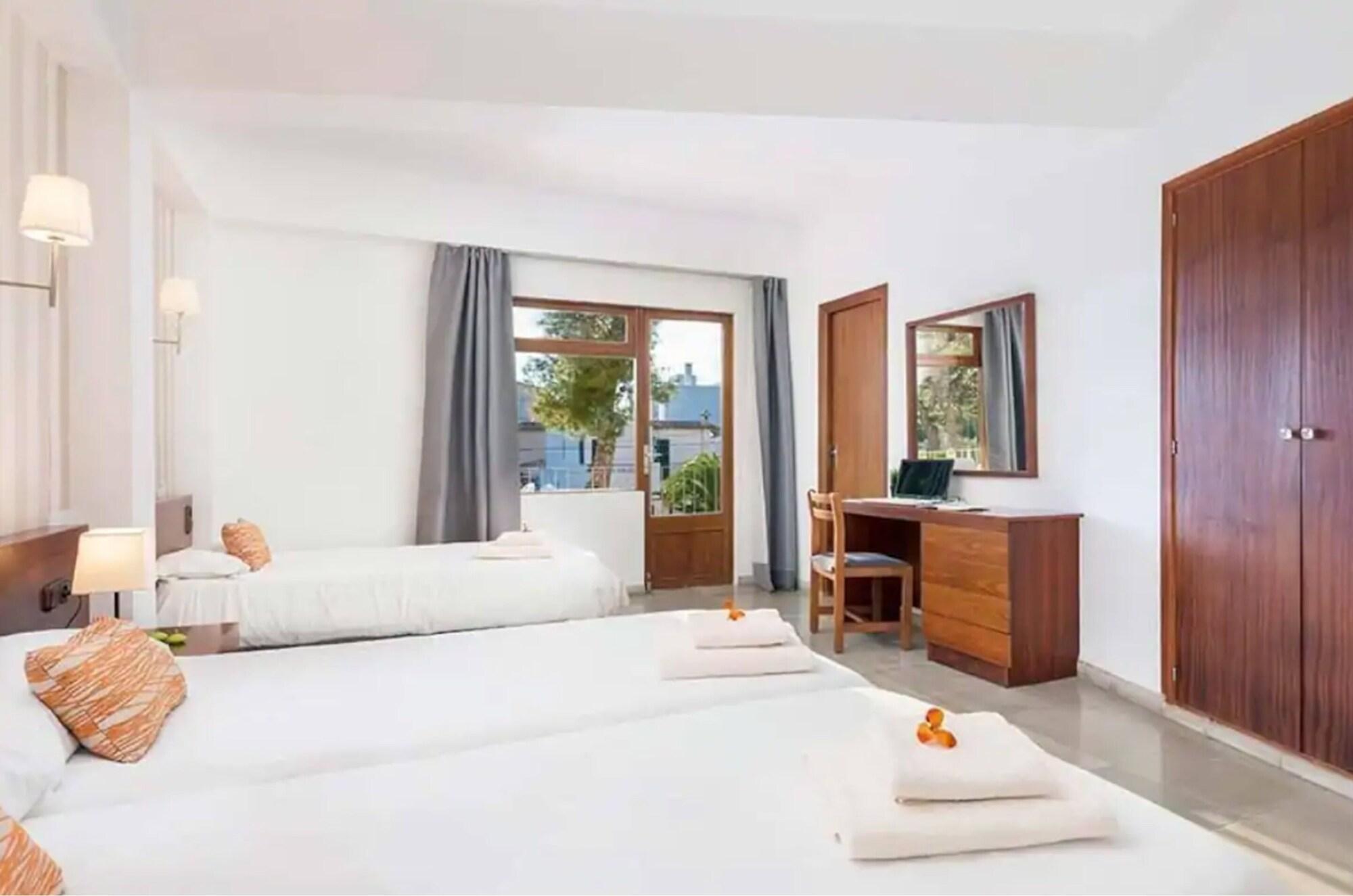 Hotel Santanyi Port カラ・フィゲラ エクステリア 写真