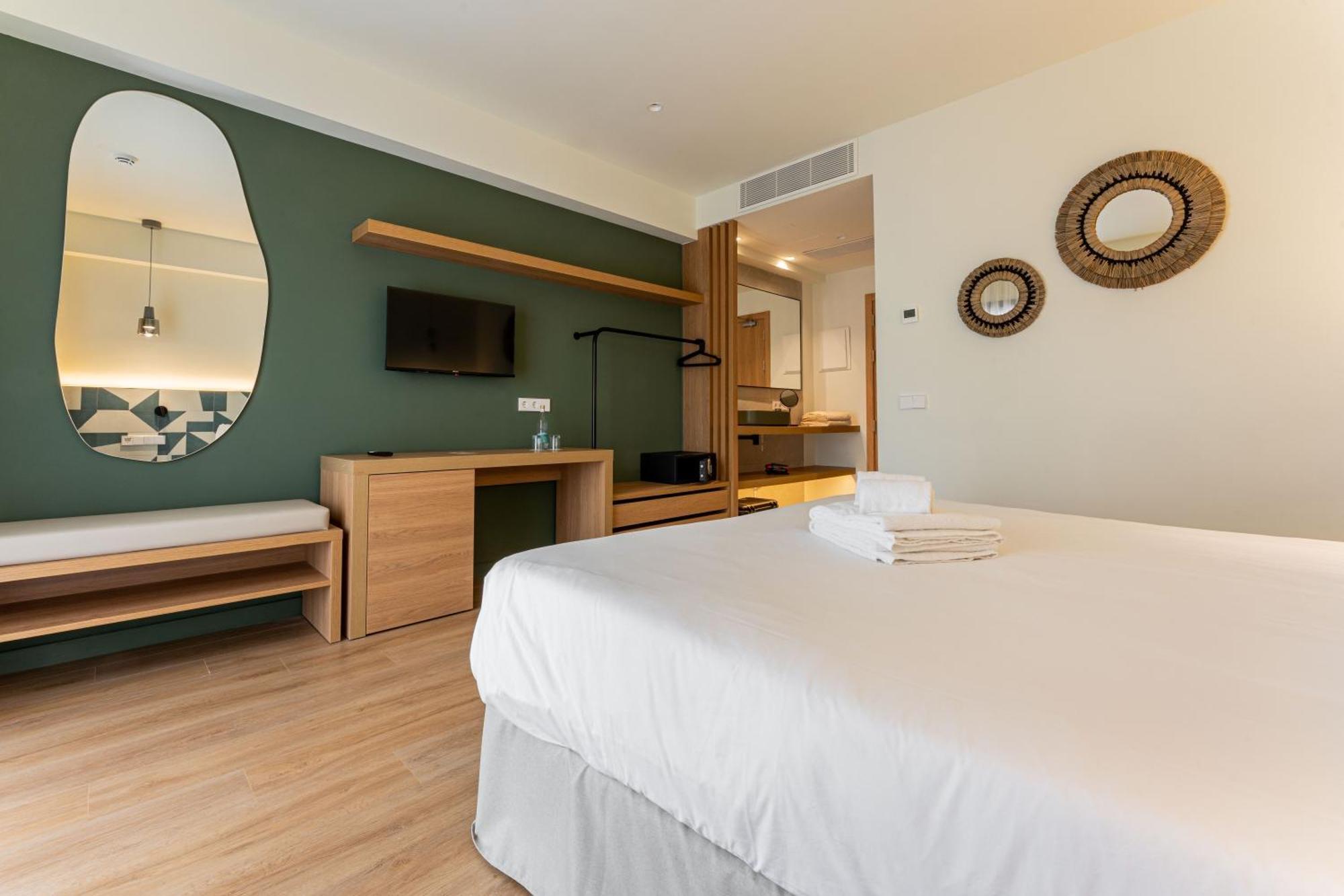 Hotel Santanyi Port カラ・フィゲラ エクステリア 写真